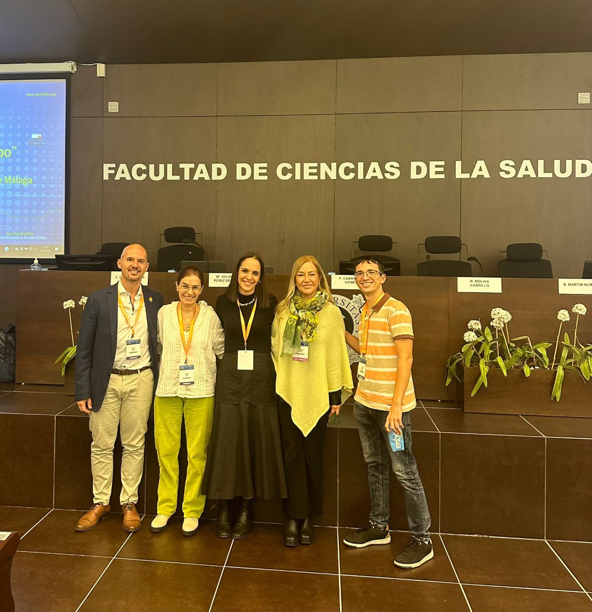 SEHERidas's tweet photo. Una jornada marcada por el aprendizaje 📖, la profesionalización 👨⚕️👩⚕️, la interacción 🤝 y la humanización 🫂.
Gracias a todos por hacer posible jornadas tan especiales como las de hoy
¡Sin vosotros no seria posible! #JornadaSEHER https://t.co/sQmPZOSOEQ