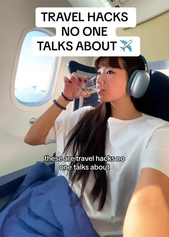 el_pulaj's tweet photo. The ‘biggest travel hack’ that very few plane passengers know about https://t.co/jlCM8ZExsU https://t.co/FNW8kAfJXD