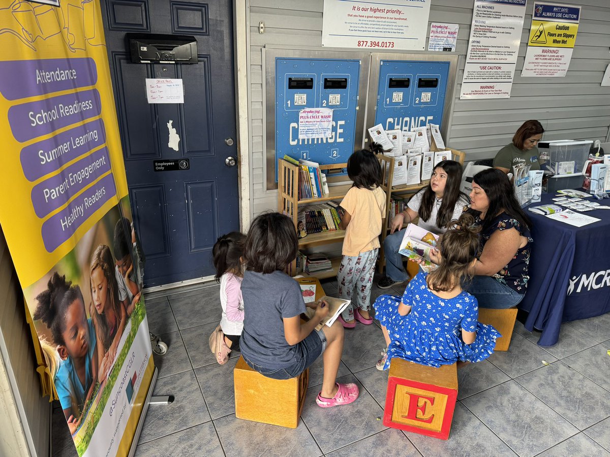 LSmithTPF's tweet photo. DA4A was at the Arcadia Pop Up Laundry helping people qualify for affordable internet! 
🛜 🧺👚👗👕🧦
#DigitalNavigators
#popupneighbor #freelaundryday #laundryproject #GLReading #ParentEngagment #SchoolReadiness #digitalaccess4all https://t.co/igrfMCJnv2