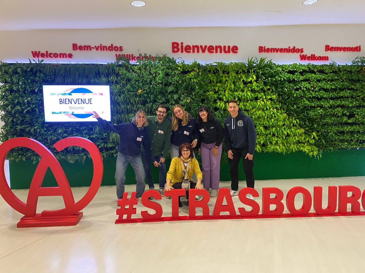 ANESTAPS's tweet photo. [Congrès Secours Pop]

Nous sommes présent•es au 39e congrès du @SecoursPop.
L'occasion de mettre en avant la place du #sport pour un monde plus #juste et #solidaire.

🌍Nous avons présenté nos projets, notamment celui de la friperie Sport Planète développé par notre réseau. https://t.co/xXMMawaYXz