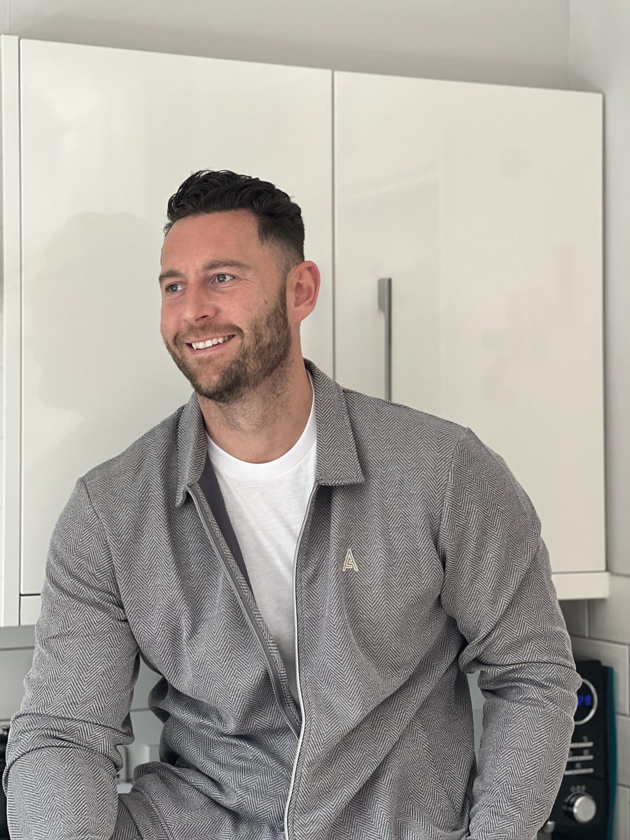 BadRhinoUK's tweet image. Styled in Studio A ⚡ 

@bigcradds23 in our favourite Grey Zip Through Jacket

Shop the look 🛒 bit.ly/3R9bodX

#badrhino #studioa #mensfashion