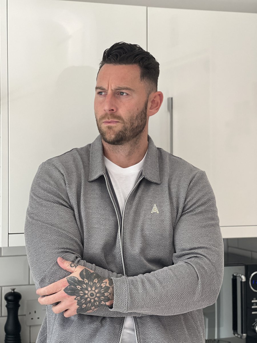 BadRhinoUK's tweet image. Styled in Studio A ⚡ 

@bigcradds23 in our favourite Grey Zip Through Jacket

Shop the look 🛒 bit.ly/3R9bodX

#badrhino #studioa #mensfashion