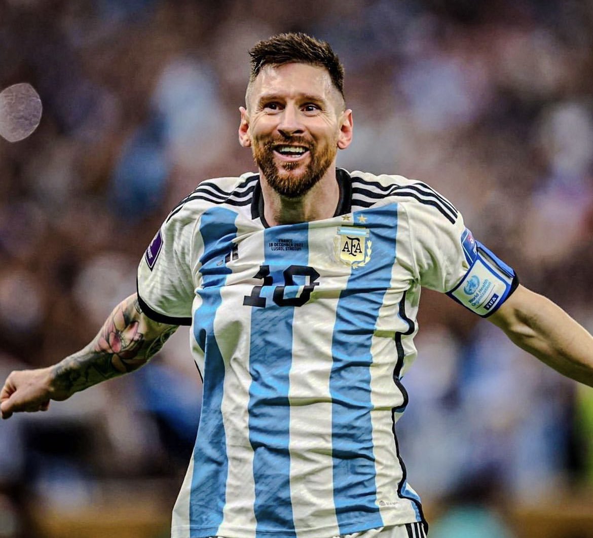 M10GOAT's tweet photo. 18 ديسمبر .. يا أسعد ليلة في العمر 💙 https://t.co/vWQChjY8j2