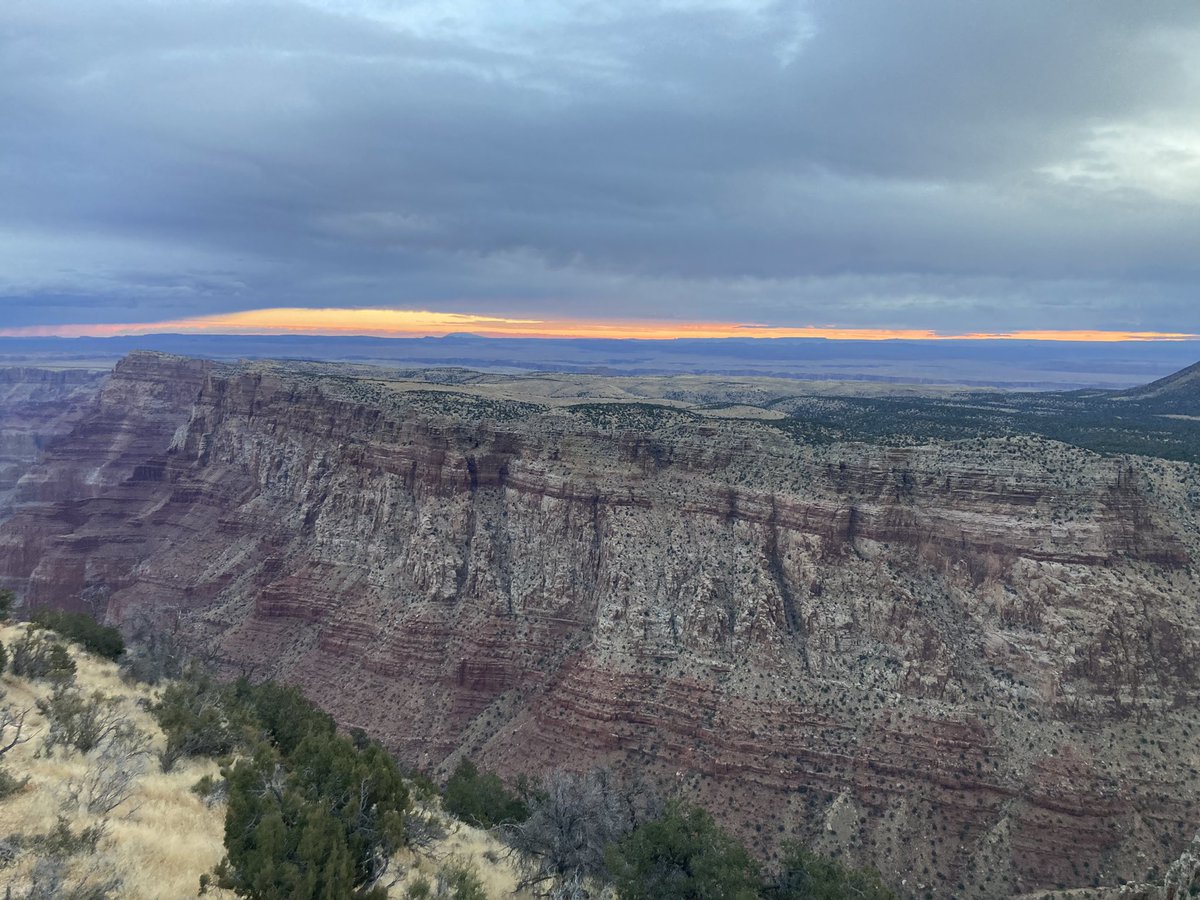 kulwap's tweet photo. Sunrise from the Desert View Watchtower. #grandcanyon #arizona #desertview https://t.co/OFNwvzYmxr
