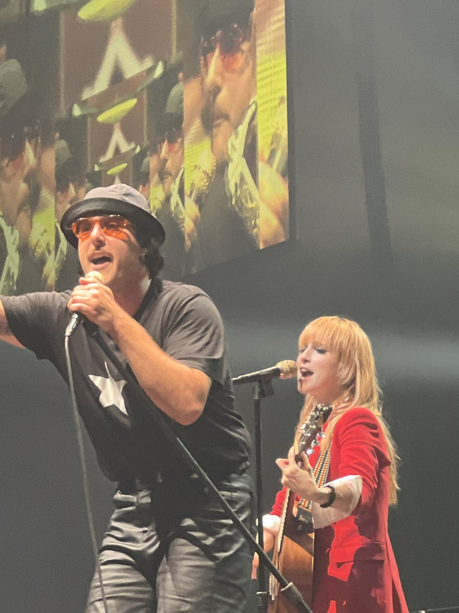andyrhodea's tweet photo. paramore in auckland 🤠 https://t.co/9XUPYjyaaj