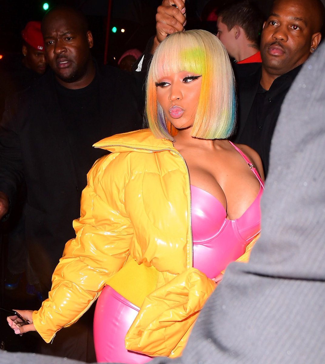 MINAJMEETDAWOO's tweet image. nicki minaj (2018).