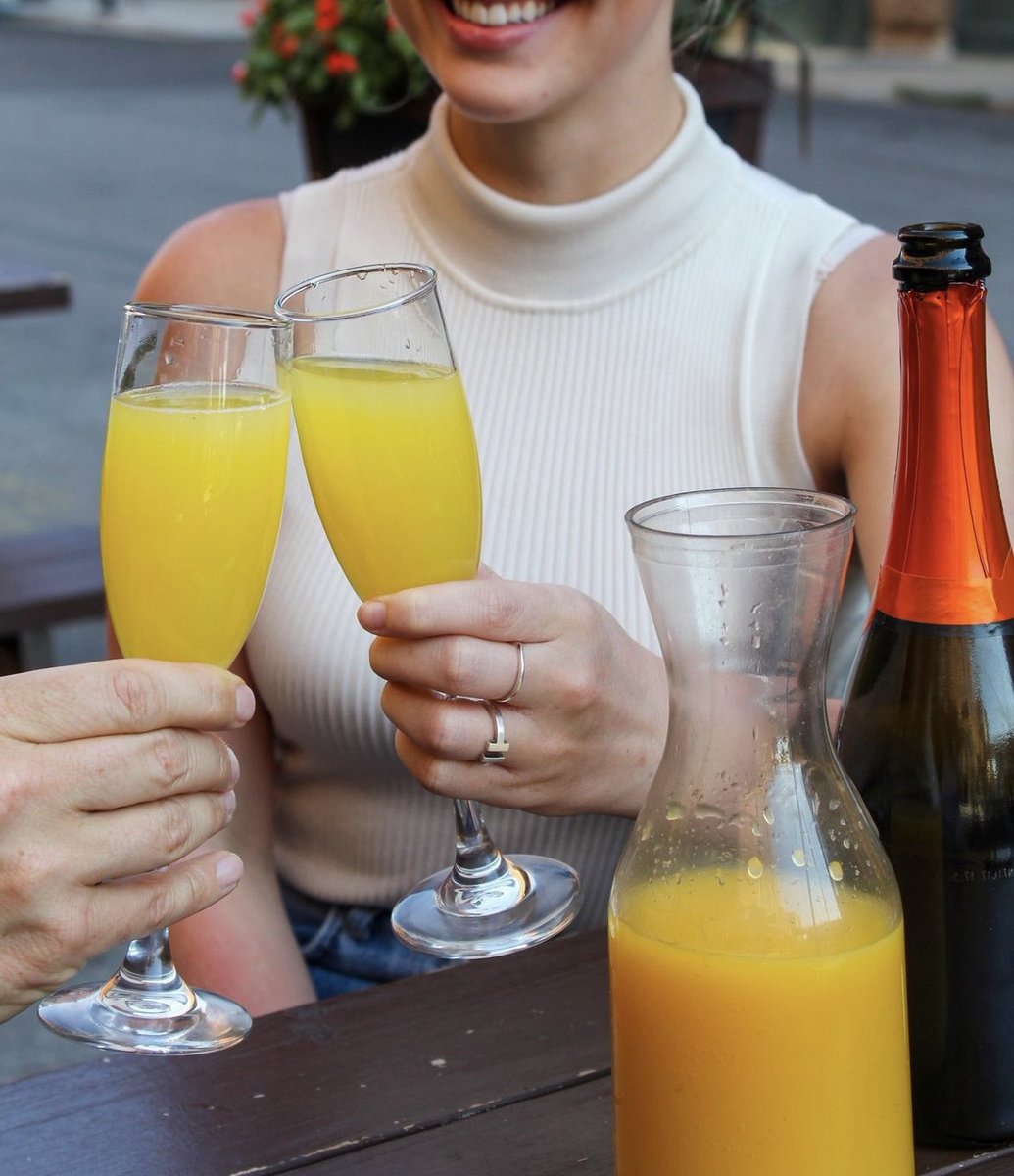 pbjwestloop's tweet photo. Are you ready to go bottomless? Rock our jukebox brunch with $35 bottomless mimosas every Saturday and Sunday from 11AM - 2PM! Bottoms up! https://t.co/qVWYILOFYr