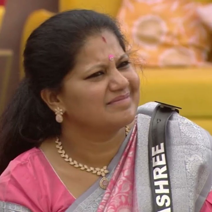nagabharangubbi's tweet photo. #Bhagyashree Mam Also Eliminated from the #BiggBossKannada Season 10
In #SundayEpisode
#BBKSeason10 #BBK10 #Sandalwood https://t.co/YrnmFfuU6q