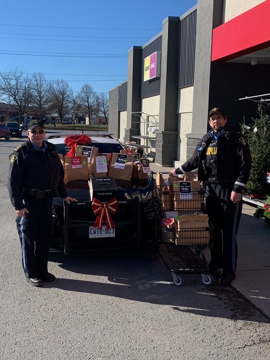 OPP_ER's tweet photo. #RenfrewOPP are accepting donations for the Arnprior Food Bank today until 2pm. Please stop by the Metro and No Frill's locations in Arnprior to show your support. Thank you. ^ajc https://t.co/hQ9Hgmkohu
