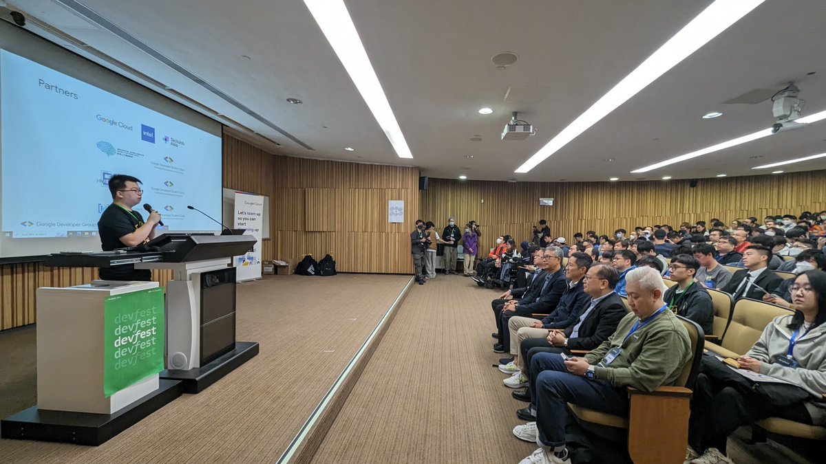 GDGHongKong's tweet photo. DevFest  2023 GDG Hong Kong: AI Everywhere was successfully held, thanks to the  collaboration and support from all organisations. Thank you to everyone  who came to join us to create the DevFest. https://t.co/SkQ1YC9KRd