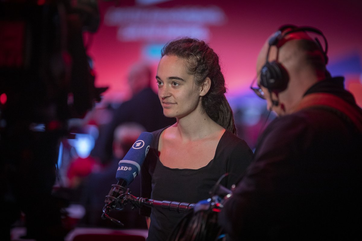 .@CaroRackete wurde mit 77,8% auf Listenplatz 2 gewählt. Herzlichen Glückwunsch! #nurmitlinks