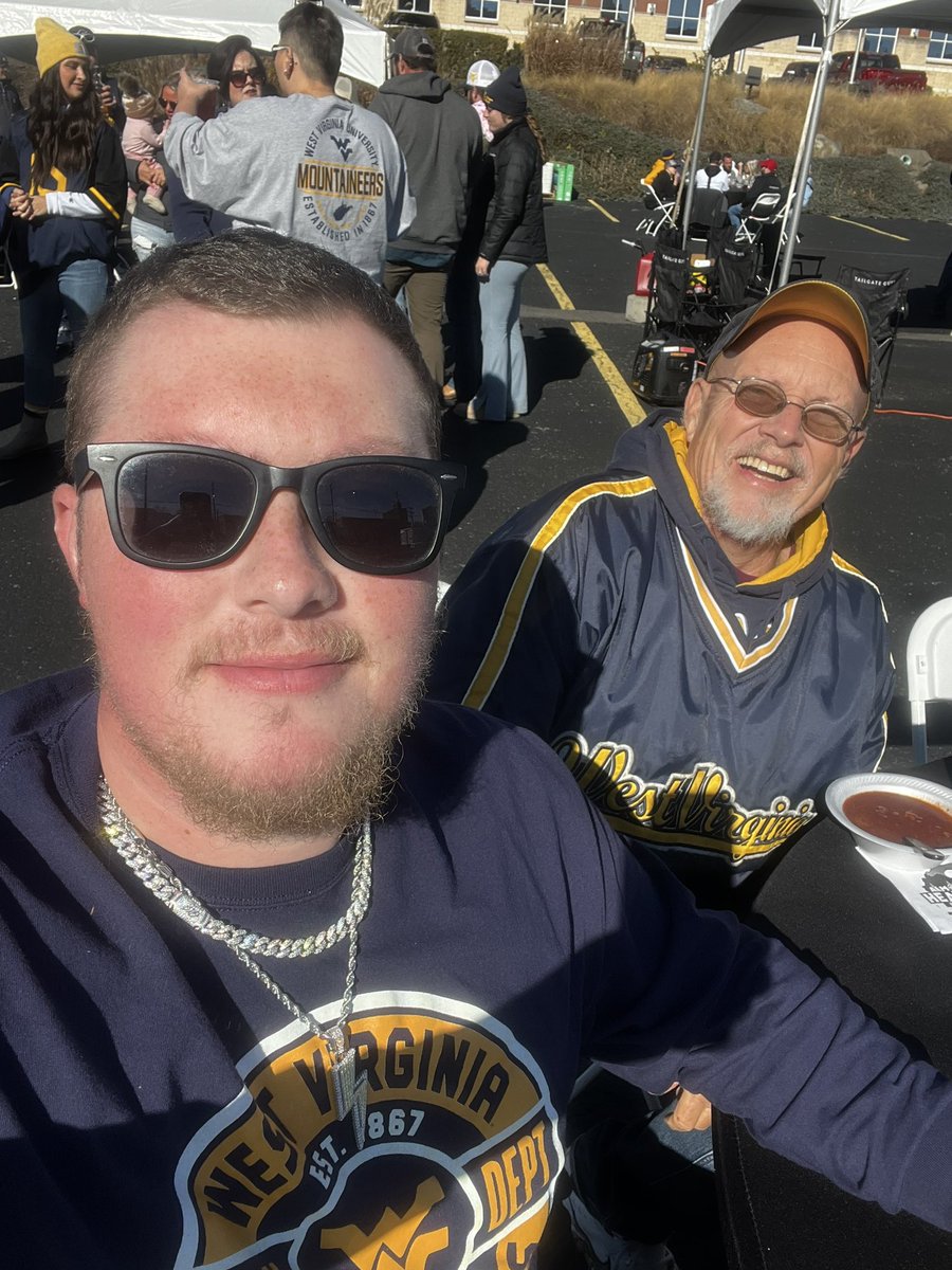 RyanR2173's tweet photo. #wvugame https://t.co/KmmJxsAwjG