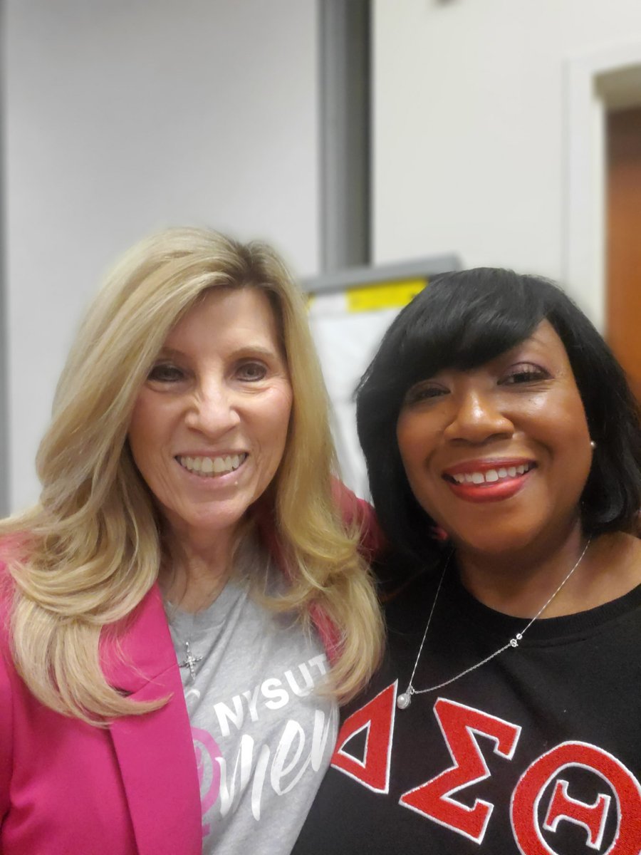 ArthmannLee's tweet photo. The force of nature that Is Davida Twitty with me at the NYSUT Women's Committee! We will miss you Davida but your work isn't over yet. We are lucky to have had you with us from the beginning. Love you! ❤️⚘️
@nysut @NYSUTWomen https://t.co/NEldfh5mP3