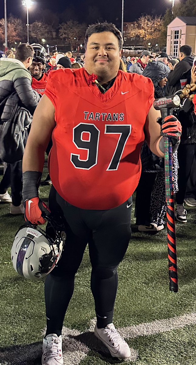 ChrisStew17's tweet photo. Congrats to @MadeiraFB alum @ehoeff30 as he plays in his last game as a @TartanFB player. Proud of the person he has become. Best of luck today young man. Grateful I had the opportunity to coach him. 
#GSD https://t.co/V9fcdeikRe