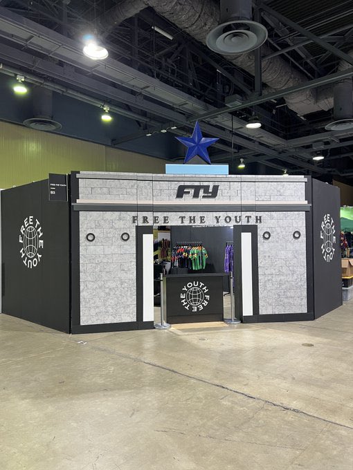 DripsNstyles's tweet image. Ghanaian streetwear brand, @freetheyouth_gh, makes history as they become one of the first African streetwear brands to exhibit at this year’s @ComplexCon in Los Angeles, USA.