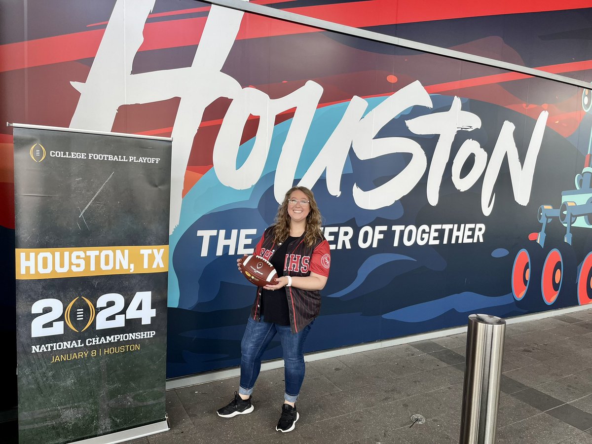 Thank you so much to my former student who nominated me to win the <a href="/CFPExtraYard/">College Football Playoff (CFP) Foundation</a> with <a href="/CFBPlayoff/">College Football Playoff</a>. Truly a lifetime honor and I am so excited to display this in my classroom! 🎉🏈