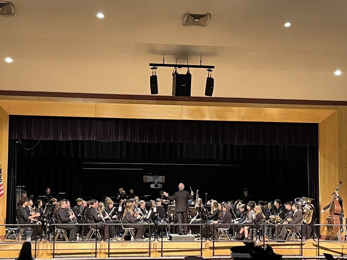 RyanCBanda's tweet photo. Congratulations to all the students participating in the Area All-State Festival for @NYSSMAZone10 , but especially to the students of @johnjayseniorhs !! The band under the baton of Master Teacher @CurtEbersole was expressive and energetic!! BRAVO!! @WCSDBKING https://t.co/WaEnxAz4vy