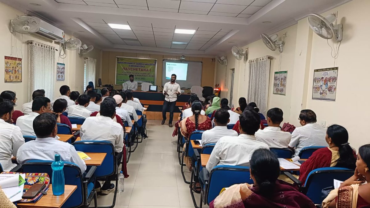 DSSOANUGOLA's tweet photo. Training of Teachers by Resource Person under #Navchetana -1 Programme of #NAPDDR Scheme in Angul District. @SSEPD2 @angul_dm  #TeacherTraining
#NashaMuktBharat #EducationMatters #TeacherledInterventionProgramme #DrugDemandReduction https://t.co/qIsZjIAAKi