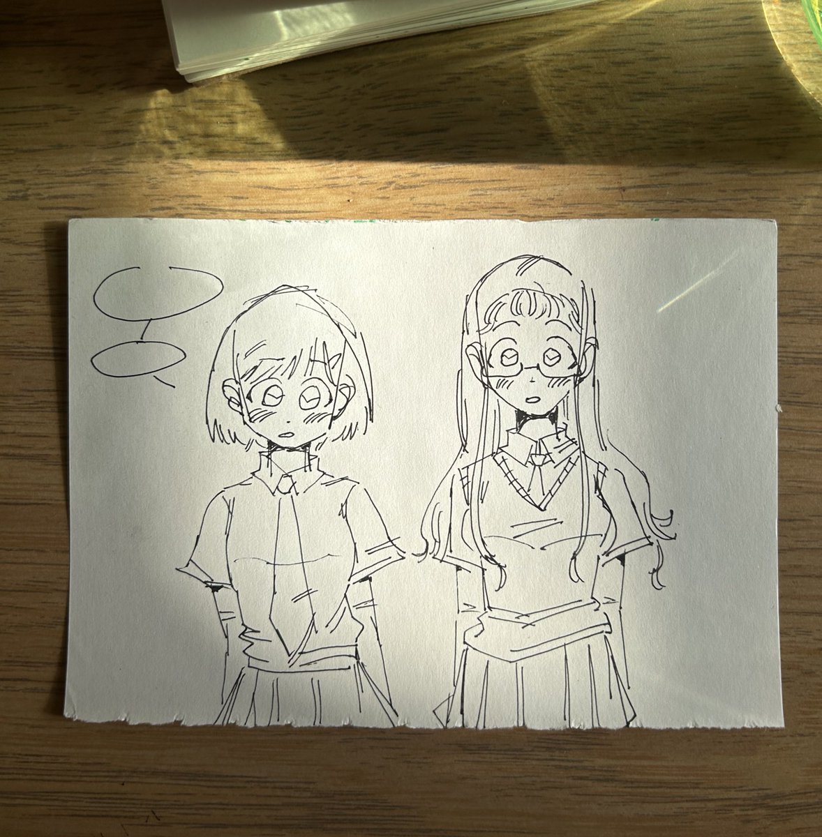 makoteau's tweet photo. i wonder what she said… 🧡🩵 #LLHZ https://t.co/USF4LPMPi0