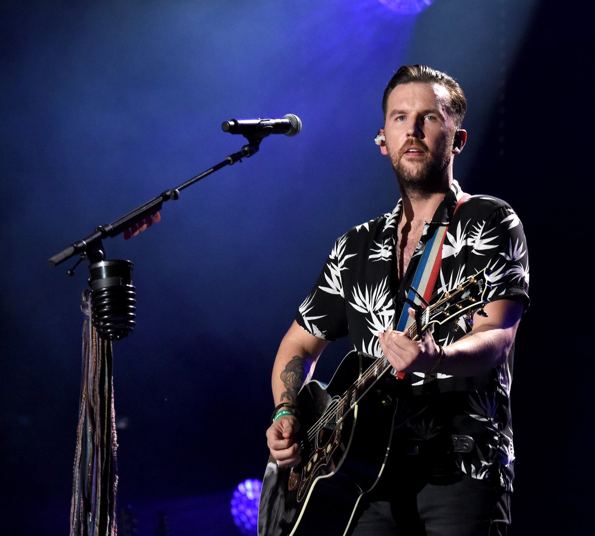 talkincountry23's tweet photo. Wishing Brother Osborne's T.J. Osborne a very happy 39th birthday. The duo started their career in 2013 and struggled to find commerial success until finally in 2016 they hit it big. Since then they've had one success after another. #TJOsborne #BrothersOsborne #weretalkingcountry https://t.co/QSE9uxYXa5