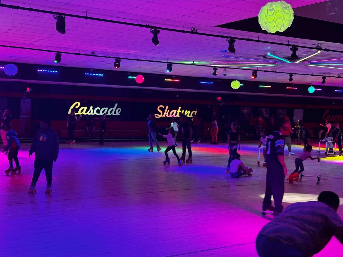 JCYOrchestra's tweet photo. Great way to start break with our skate night fundraiser at Cascade Skating! Thanks to everyone who showed up and supported our fundraiser! We brought in 120 people for some fun falling and skating! https://t.co/WAAnOsKupB
