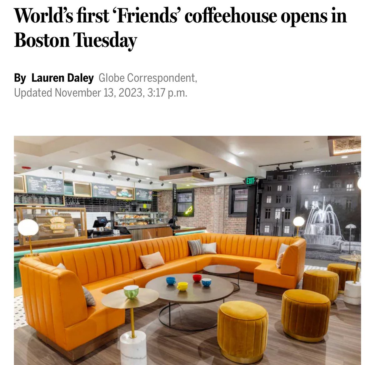 #ICYMI the world’s first #Friends coffeehouse opened in #Boston this week with a tribute to #matthewperry ☕️ bostonglobe.com/2023/11/13/lif…