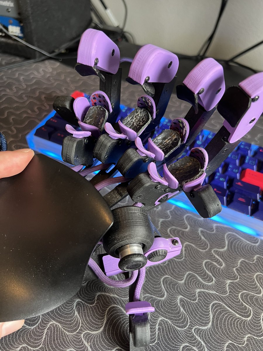 BootyClapKC tweet media