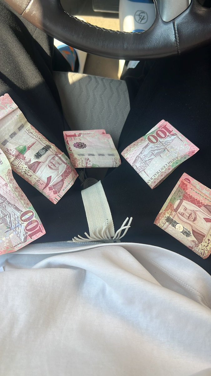 GannettiCl263's tweet photo. انا نازله ممشى المنسك وين الي عمره من ١٩ وتحت يلحسه لي وامص له يجيني 
بشروطييي 🥵
سنابي 
https://t.co/uBwXpVOpao 
#موجب_ابها
#سالب_ابها 
#مبادل_ابها https://t.co/5rk4SJVJ1g