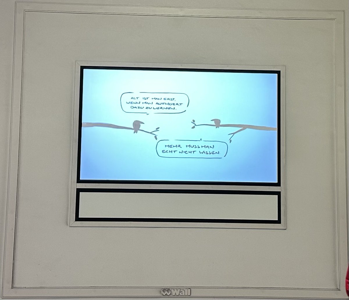 Heute auch endlich mal bei der U6 in der Berliner Friedrichstraße die Zeichnung von <a href="/meta_bene/">meta bene</a> entdeckt ❤️