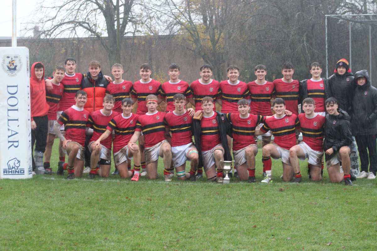 sport_smc's tweet photo. Our 1st XV successfully defended the Grant Mackenzie cup at Dollar with a hard fought 33-26 victory. 

The Jamie Frost Quaich was presented by Mrs Frost to Dan Smith.

Both Grant and Jamie were much loved members of the Dollar and ESMS communities! Two great men! https://t.co/CfHB5oaJH7