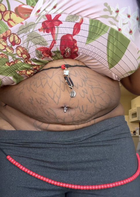 Rt: Doing $10 $20 nude pics and nude vid 30 seconds preview Dm me or email poetrypay@gmail.com https://t