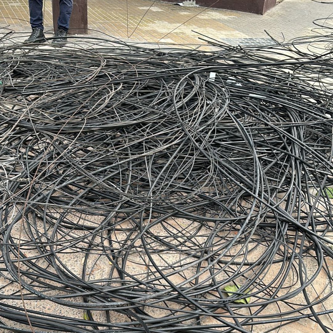 delpynews's tweet photo. ▶️ QUÉ HERMOSO QUEDÓ | 🤩

😍 Así se encuentra el histórico Panteón de los Héroes sin los cables a la vista.🇵🇾

🙌✨Ya se pueden ver los resultados del cableado subterráneo del proyecto "Palma Brilla".

"Adiós a los cables sobre calle Palma. Lo que parecía imposible hoy es una realidad. ¡Esto nos demuestra que trabajando juntos se puede!", dijo el intendente de Asunción @nenechopy