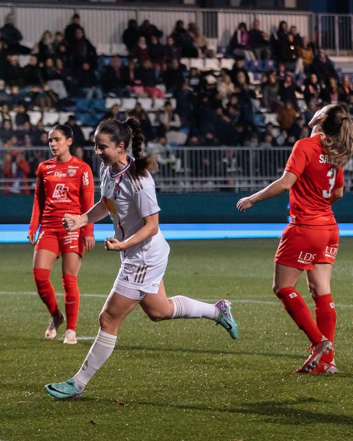 saradaebritz13's tweet photo. Mama in Lyon &amp; another win 🌸✨⚽️ https://t.co/Aimi9cEF48