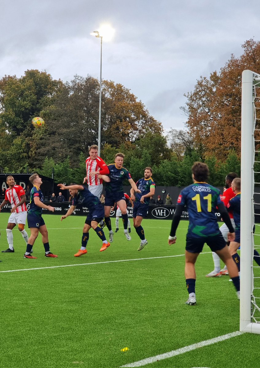 TicketSeason's tweet photo. Bracknell Town 0️⃣🆚️3️⃣ Horsham. FA Trophy defeat for Bracknell. Never really got into gear but an opportunity now to push for the playoffs #COYR https://t.co/vBjus0NlZs