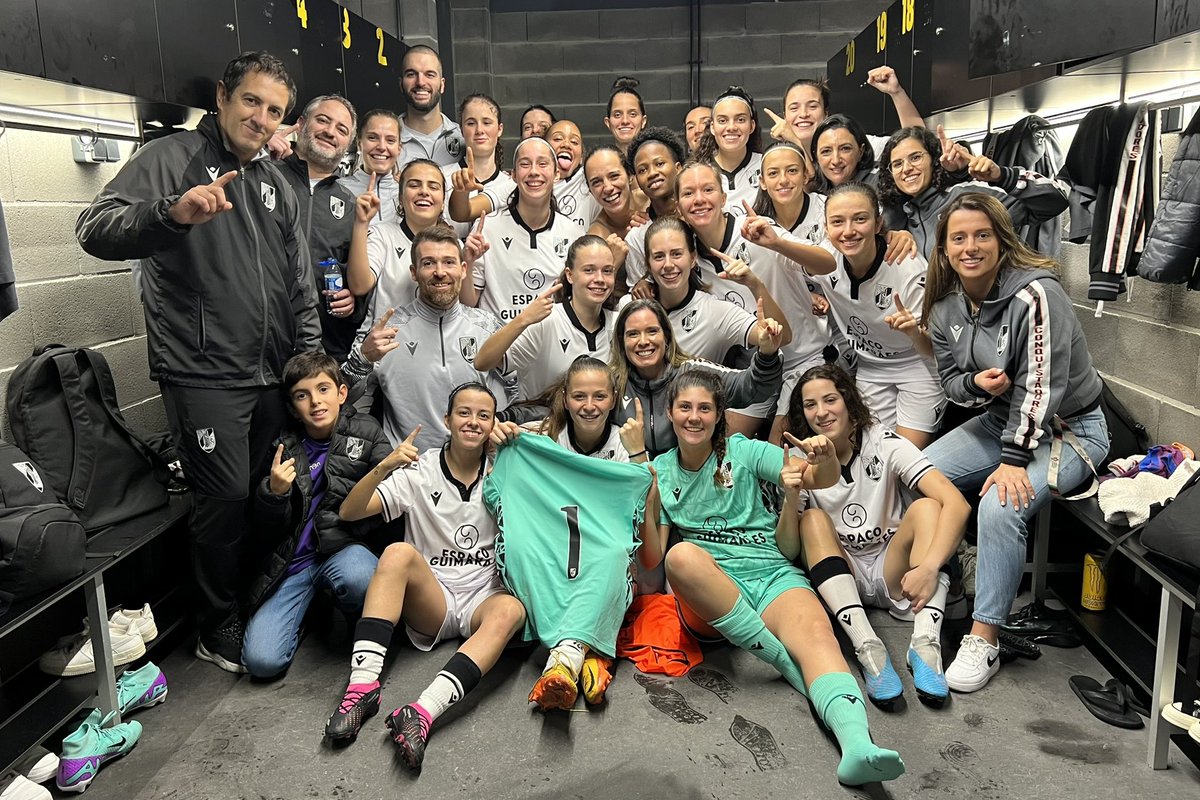 𝐂𝐎𝐍𝐐𝐔𝐈𝐒𝐓𝐀𝐃𝐎𝐑𝐀𝐒! ✨

☝️ Passagem à fase de Apuramento de Campeão em primeiro lugar da série

#PaixãoePropósito #FutebolFemininoVSC