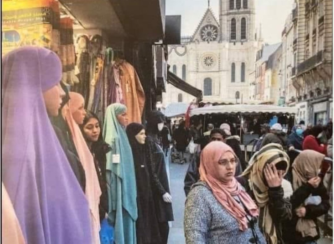 Oxitan30's tweet image. Ils s'attaquent à Noël, nos crèches, nos églises.. qui ne présentent aucun danger.
Par contre l'immigration qui menace notre civilisation et notre sécurité.. rien.
#faceabockcote #BFM #CNEWS