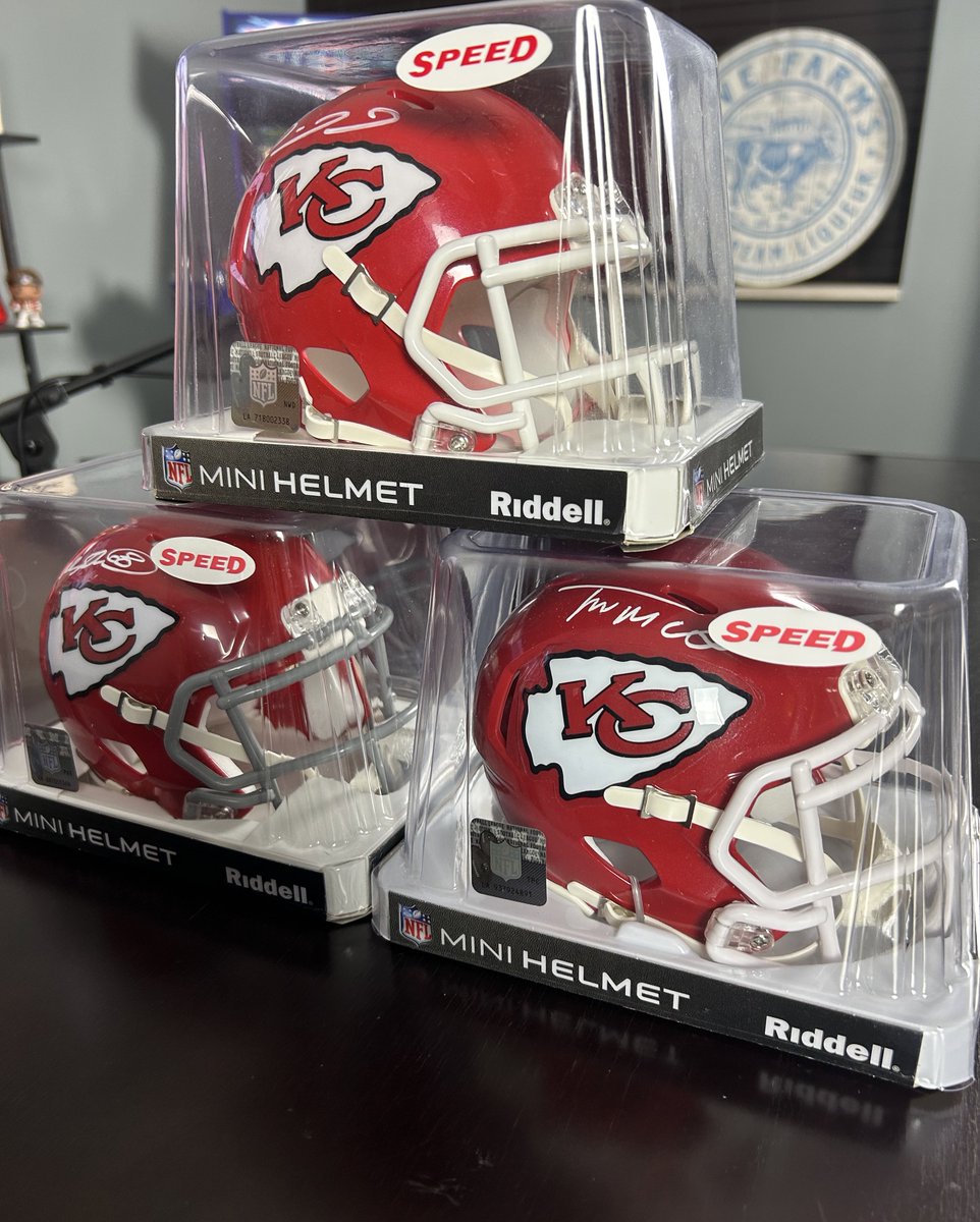 KCSportsNetwork's tweet photo. Just a few of the prizes you can win when you enter the #SoulOfKC raffle 👀
✅ Patrick Mahomes signed mini helmet
✅ Will Shields signed mini helmet
✅ Trent McDuffie signed mini helmet https://t.co/K4861CVPdg
