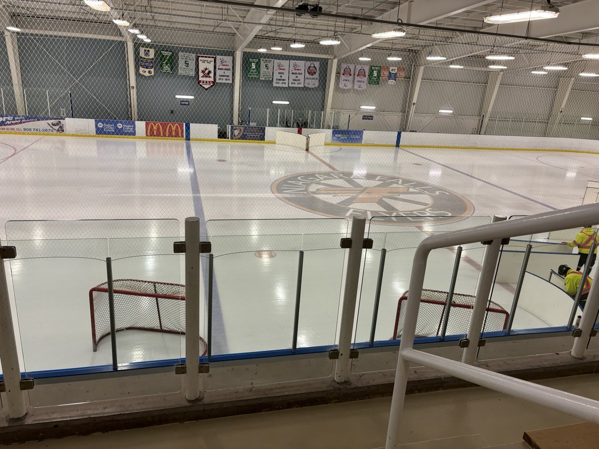gondirish79's tweet photo. Gale Centre staff are horrendous, massive strip down the middle not
done; like 2 feet wide; another strip on the corner, it’s 1:28 and they don’t have the boards up for a 1:30 game…..THEY’VE HAD A HALF HOUR!!!!  @jimdiodati https://t.co/vJWF3b1HVX