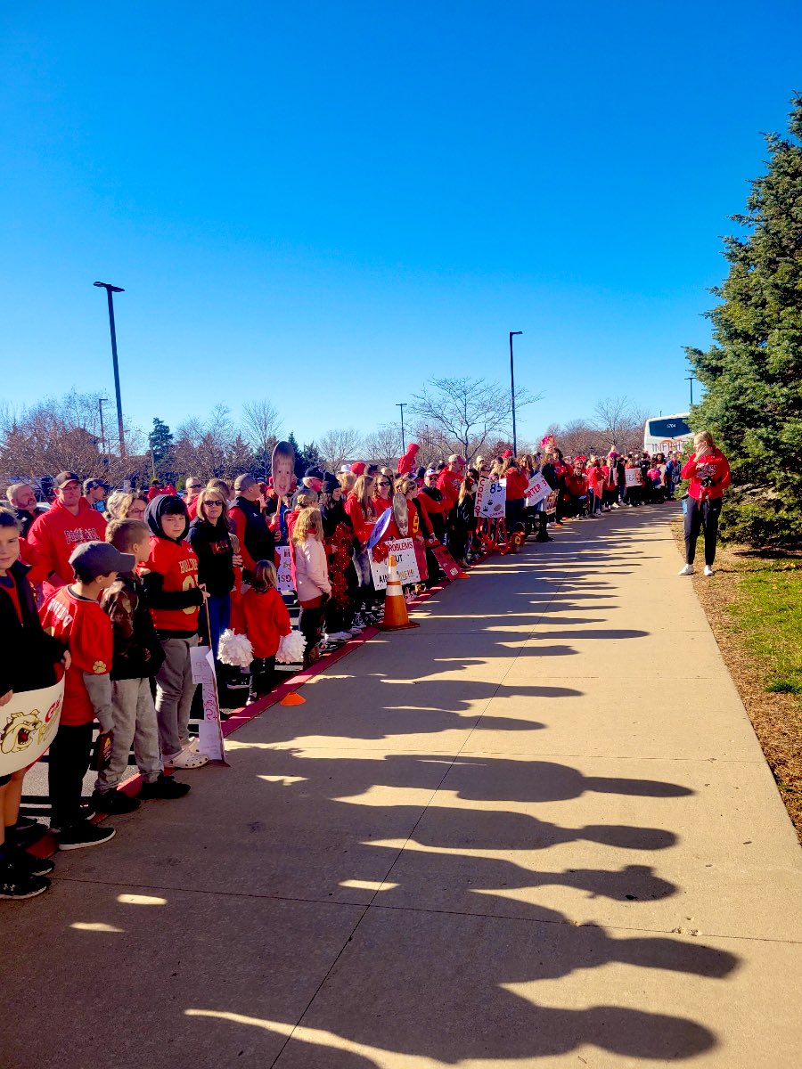 BataviaFootball's tweet photo. Batavia- Home of the Battlin Bulldogs #OneMoreWeek https://t.co/Ls3e6rFkUB