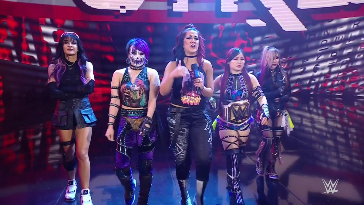 IyoSkySourceCOM's tweet photo. HQ #Smackdown Screencaptures: https://t.co/USmjdxJnEn #IyoSky #GeniusOfTheSky #DamageCTRL #WWE 

(@Iyo_SkyWWE) https://t.co/TKZuu8WPU9