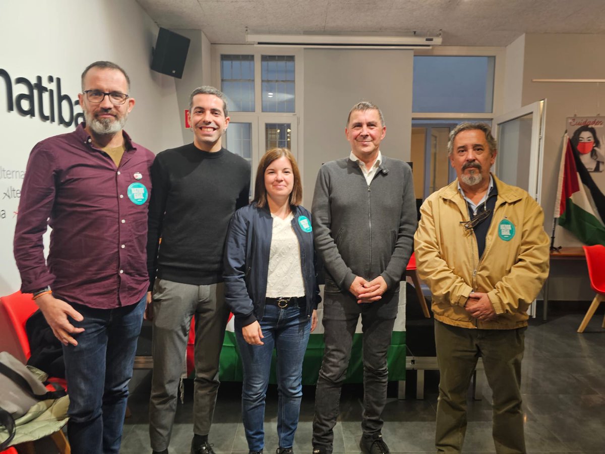esquerrapv's tweet photo. Participem en la manifestació  #NazioaGara convidats per @ehbildu
i compartim fil per randa les paraules d'@ArnaldoOtegi "Les aliances entre les forces sobiranistes han de ser la clau que ens òbriga la porta cap a la llibertat en el  cicle polític que s'enceta ara a l'Estat" https://t.co/uBqzpJYVdH