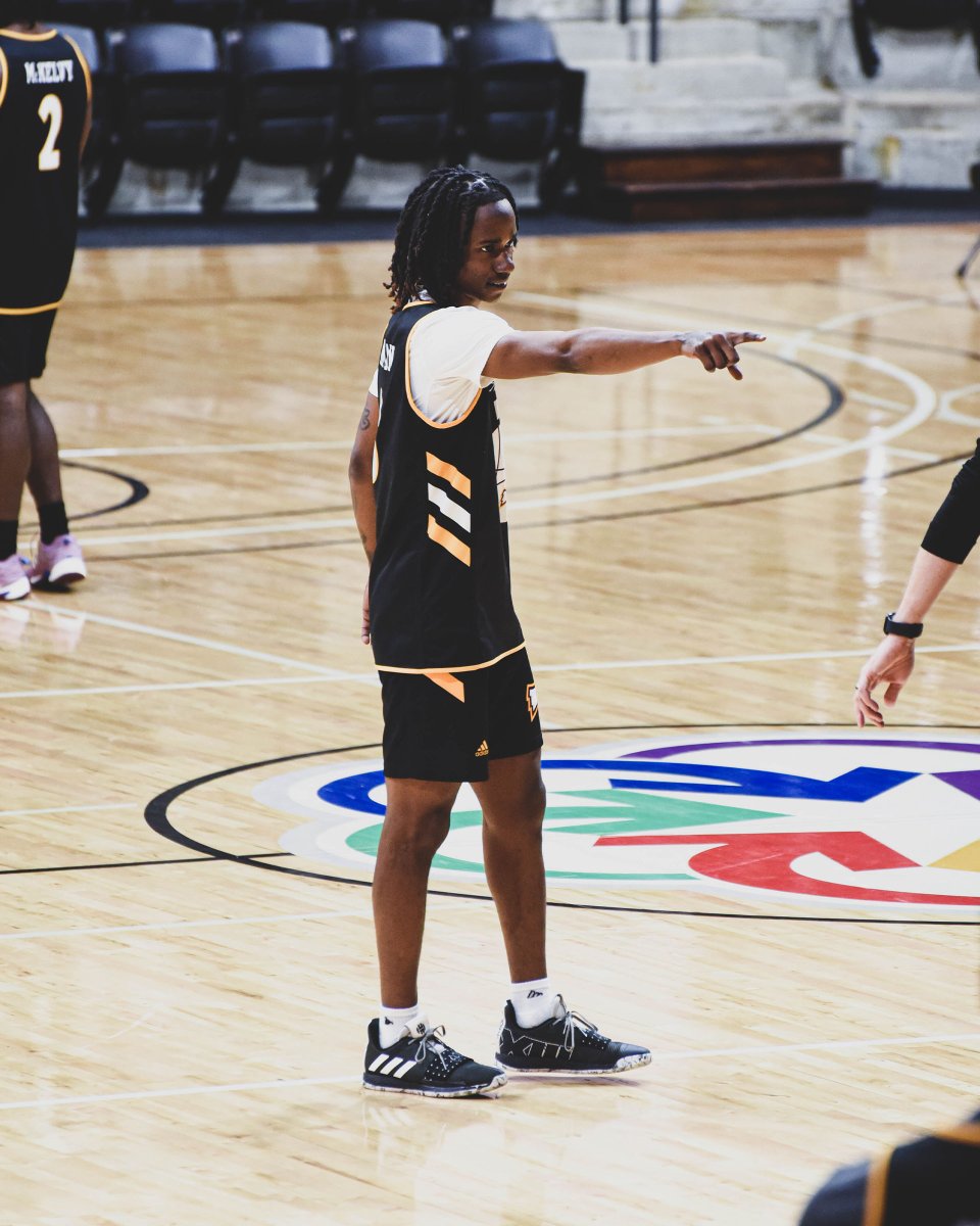 Winthrop Basketball tweet media