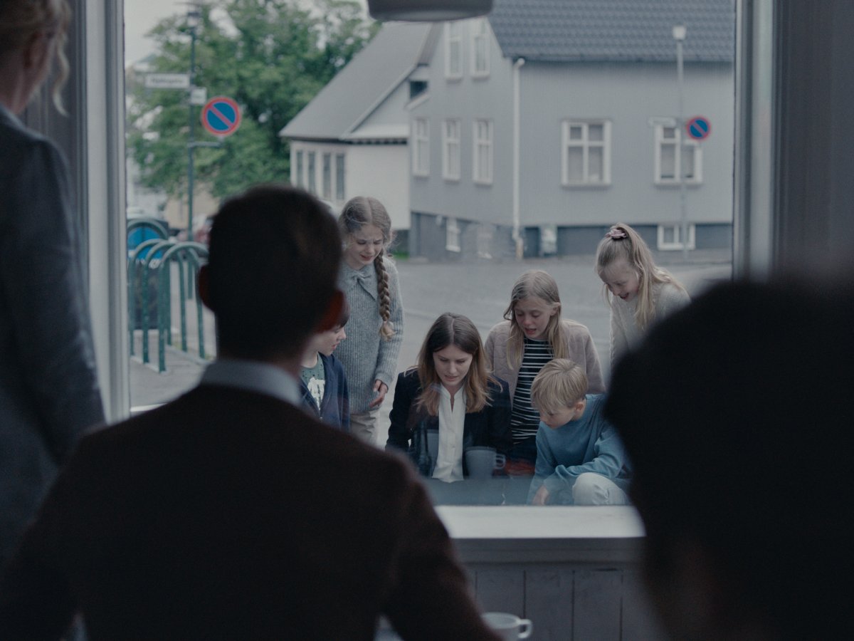 mergingarts's tweet photo. We are back with a 2023 #ShortShortStoryFilmFest, a new &amp; inventive global celebration of brevity in 35 film stories (all under 6 minutes) from 23 countries in two programs, with #SpoilerAlertRadio filmmaker jury and art objects awards of past winners at https://t.co/FXYOPhC7m2. https://t.co/KipSo9JZr8