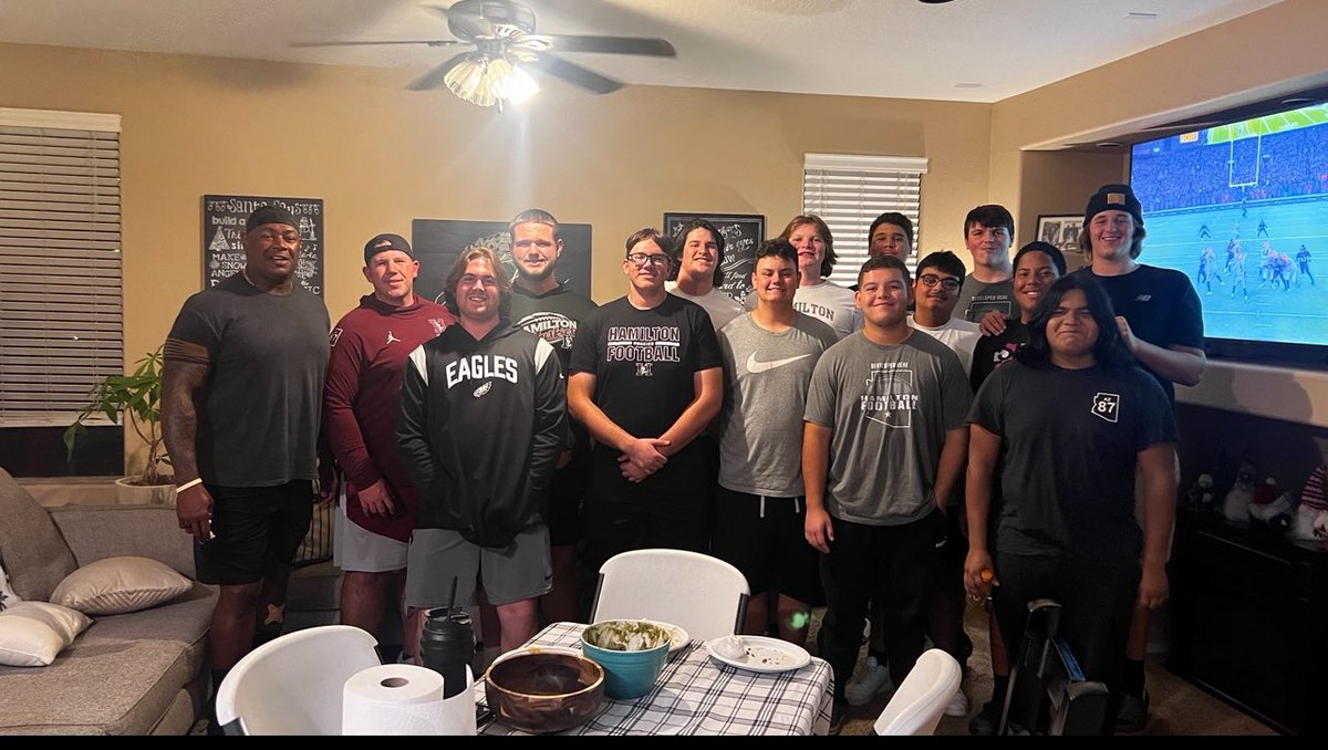Swoll_2_'s tweet photo. To say I’m proud of these dudes would be an understatement. They progressed every game and played their best game vs Liberty. We came up short but they left it all on the field. Seniors we will miss you. Thank you @carson_keim @Diego27637339 @derekallan51 Omi, Jaylen @swoll1 https://t.co/Ulb3BqknQW