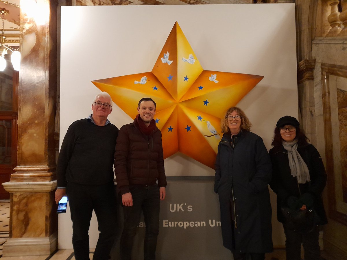 euromovescot's tweet photo. Handover of the star from @swScotland4Eur1 to @GlasgowlovesEu ⭐
The Star will be on display at Glasgow City Chambers until the 23rd of November.
It will also shine a light on the launch of a new EU Citizens Forum on Monday. #LightingScotlandsWay
#OurStarInScotland https://t.co/ytg791Ukpi