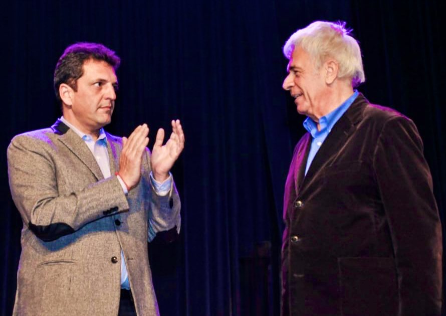 Con cada elección vuelven sus palabras, sus enseñanzas y sus convicciones. 
Con orgullo recuerdo los valores que lo guiaron toda su vida: solidaridad, cooperación, diálogo, convivencia democrática , tolerancia,  justicia social... hoy resuenan con más fuerza que nunca