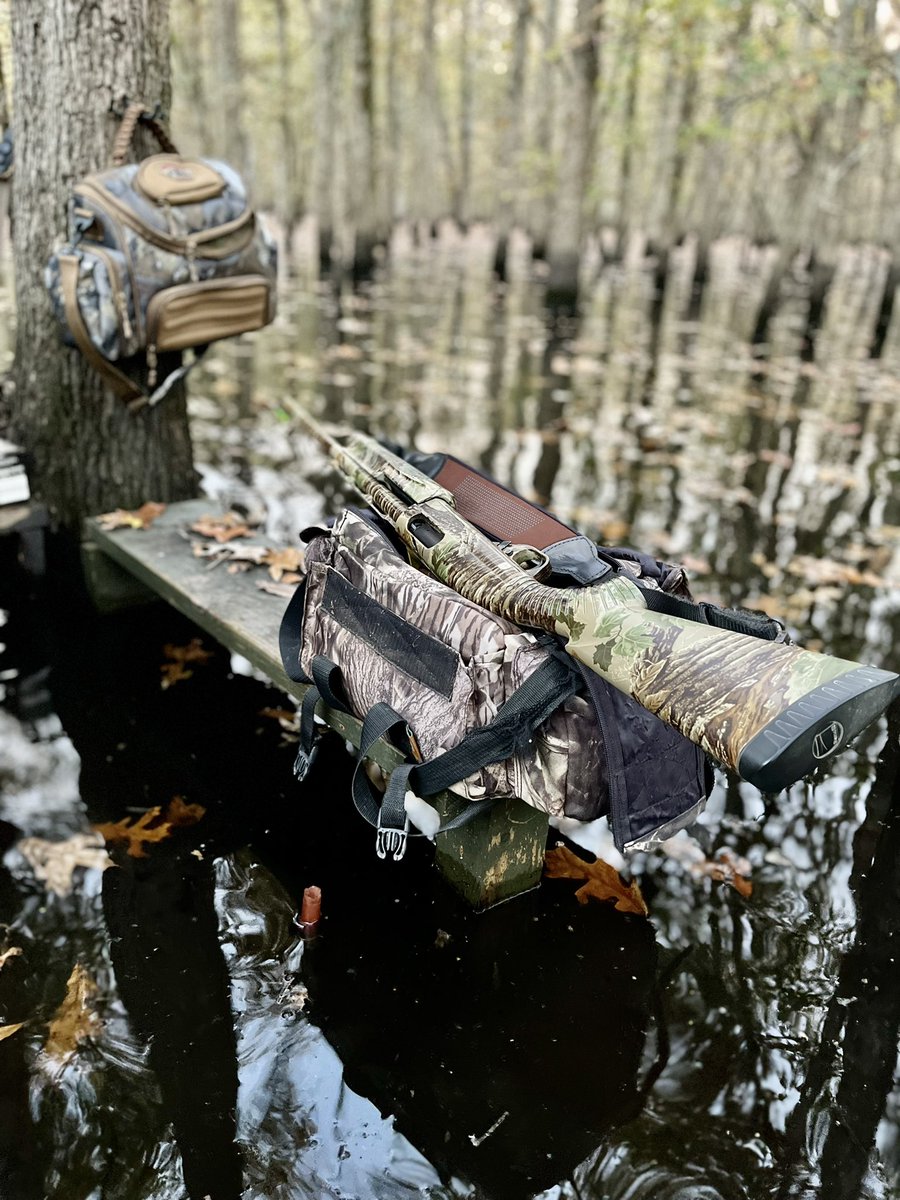 MayorJohnHolden's tweet photo. Opening day of Duck Season in Arkansas. Always a great time of fun and fellowship with good friends! #slickshuntinglodge #stuttgarthuntingclub #timberhunting https://t.co/2i2HLHdpxF