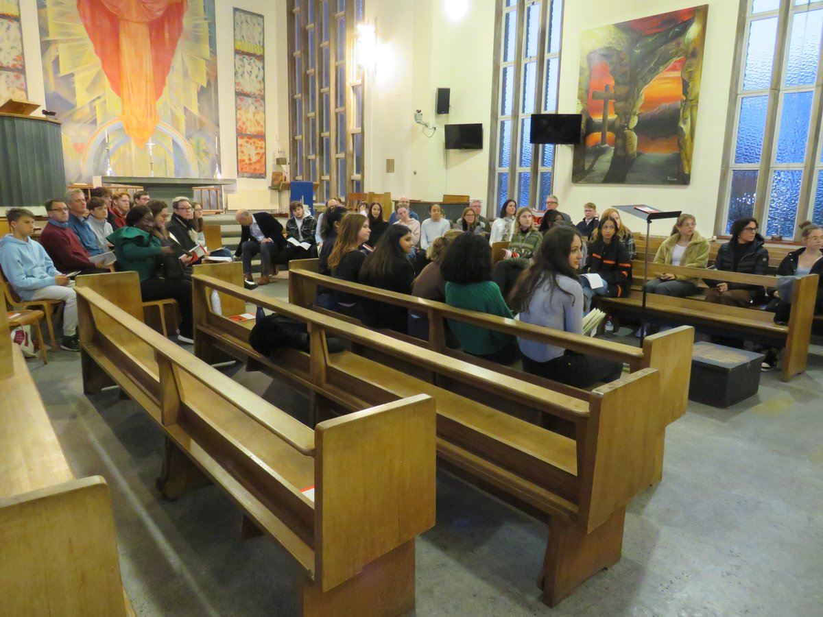 A lovely 'Come and Sing' event this afternoon, led by David Rice, with visiting singers and our Chamber Choir working together to put on a performance of Fauré's Requiem.  Fantastic solos from Kieran, Hannah and Thomas.  Thank you to all our visitors.  <a href="/solsch1560/">Solihull School</a> <a href="/David_C_Rice/">David Rice</a>