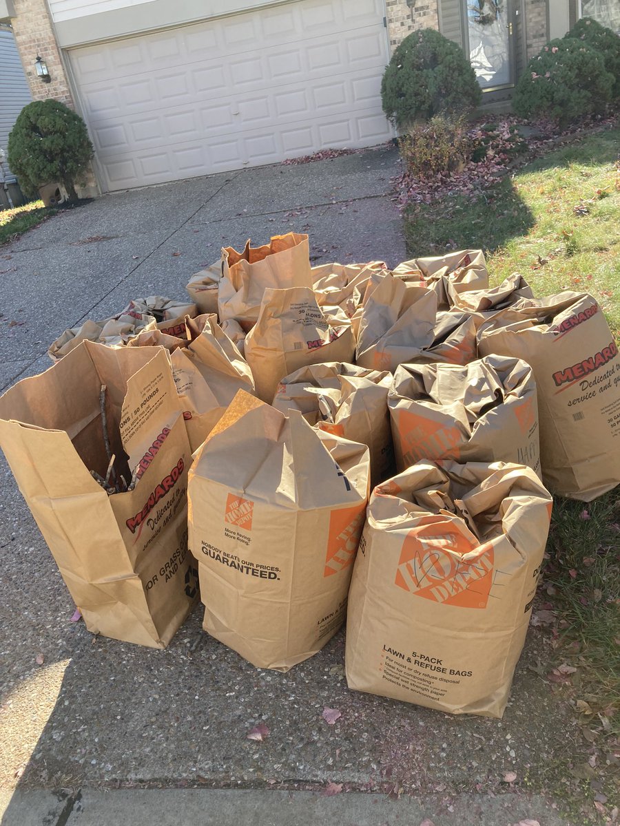 fzesenorita's tweet photo. The “Leafy Lions” take on the Big E-vent!

#before #during #after #18bags @fze_stuco https://t.co/awh0xmdXj2