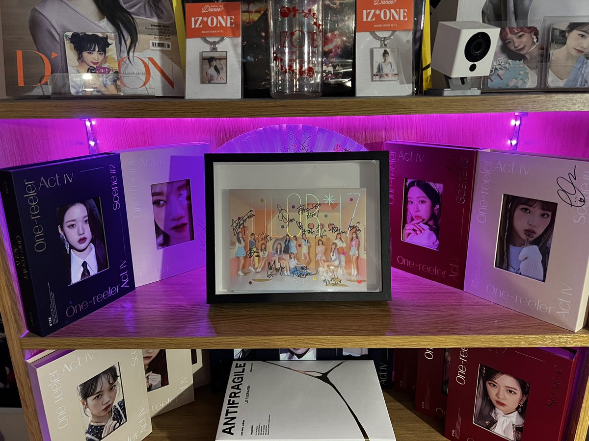 UKWIZONE's tweet photo. Got a new 3d box to put my full sign #coloriz IZ*ONE album in 😀 

#IZONE #KPOP #official_izone https://t.co/W2JnJb7ro0